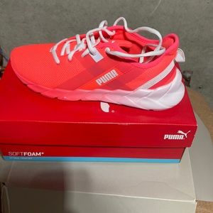 Woman’s Puma running shoes “ Weave XT Fade Wns” beautiful .